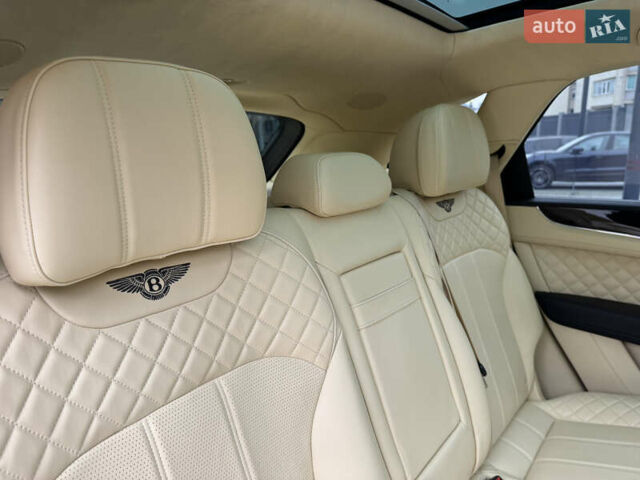 Бежевый Бентли Бентайга, объемом двигателя 5.95 л и пробегом 44 тыс. км за 119999 $, фото 31 на Automoto.ua