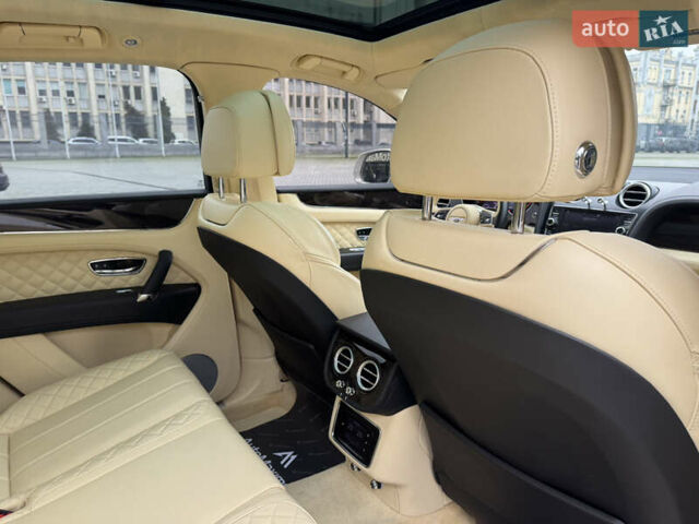 Бежевый Бентли Бентайга, объемом двигателя 5.95 л и пробегом 44 тыс. км за 119999 $, фото 30 на Automoto.ua