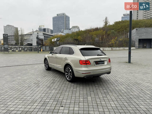 Бежевый Бентли Бентайга, объемом двигателя 5.95 л и пробегом 44 тыс. км за 119999 $, фото 4 на Automoto.ua