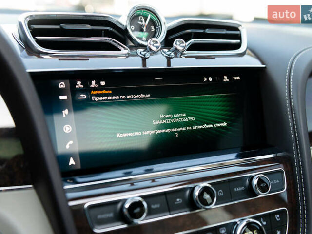 Бежевый Бентли Бентайга, объемом двигателя 4 л и пробегом 33 тыс. км за 215000 $, фото 53 на Automoto.ua