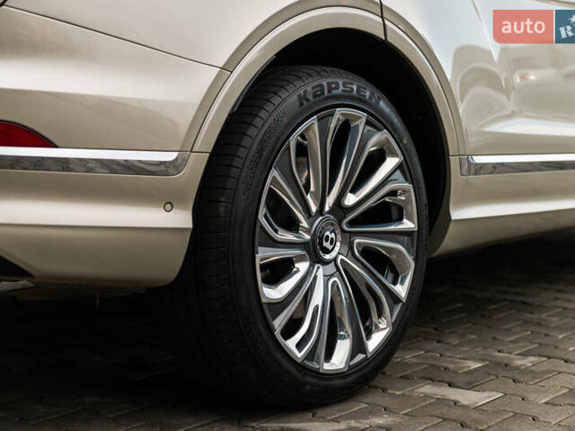 Бежевый Бентли Бентайга, объемом двигателя 4 л и пробегом 33 тыс. км за 215000 $, фото 18 на Automoto.ua