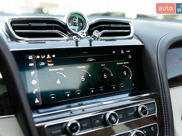 Бежевый Бентли Бентайга, объемом двигателя 4 л и пробегом 33 тыс. км за 215000 $, фото 52 на Automoto.ua