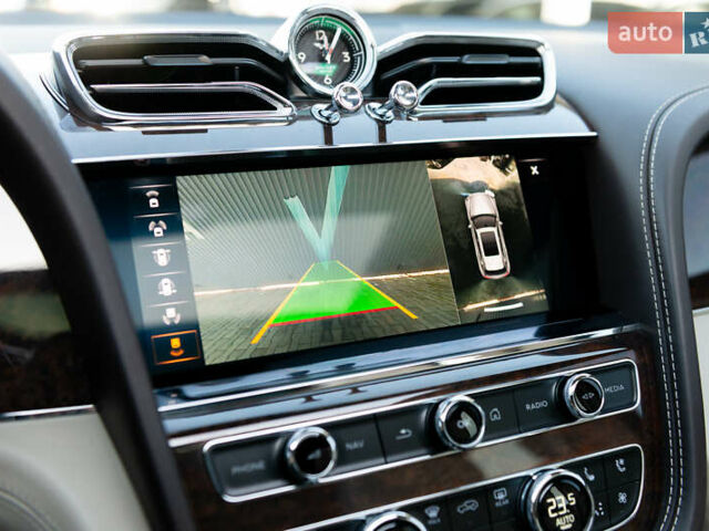 Бежевый Бентли Бентайга, объемом двигателя 4 л и пробегом 33 тыс. км за 215000 $, фото 54 на Automoto.ua