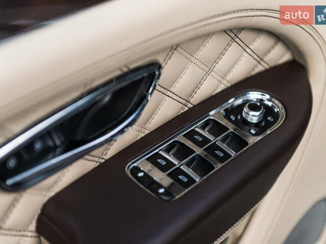 Бежевый Бентли Бентайга, объемом двигателя 4 л и пробегом 33 тыс. км за 215000 $, фото 33 на Automoto.ua
