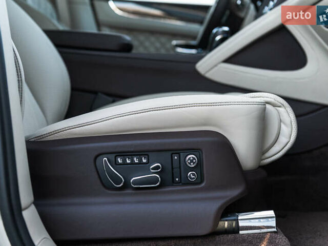 Бежевый Бентли Бентайга, объемом двигателя 4 л и пробегом 33 тыс. км за 215000 $, фото 44 на Automoto.ua