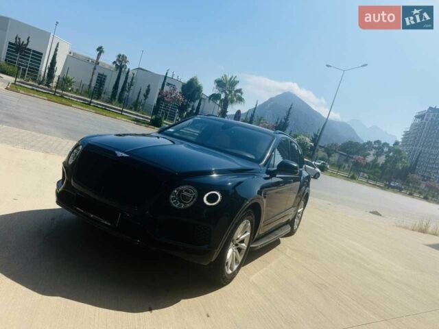 Черный Бентли Бентайга, объемом двигателя 6 л и пробегом 160 тыс. км за 87999 $, фото 4 на Automoto.ua