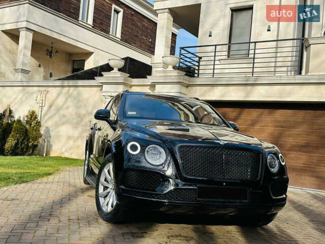 Черный Бентли Бентайга, объемом двигателя 5.95 л и пробегом 160 тыс. км за 89000 $, фото 25 на Automoto.ua