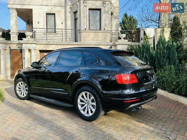 Черный Бентли Бентайга, объемом двигателя 5.95 л и пробегом 160 тыс. км за 89000 $, фото 21 на Automoto.ua