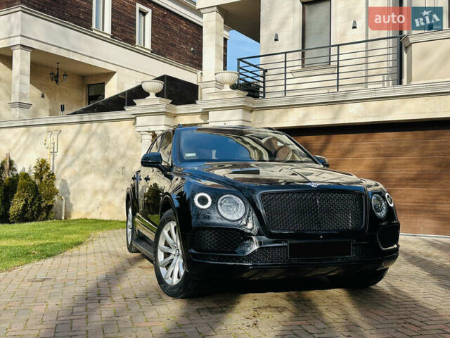 Черный Бентли Бентайга, объемом двигателя 5.95 л и пробегом 160 тыс. км за 89000 $, фото 9 на Automoto.ua