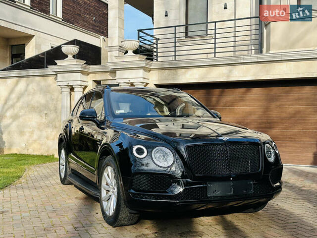 Черный Бентли Бентайга, объемом двигателя 5.95 л и пробегом 160 тыс. км за 89000 $, фото 18 на Automoto.ua