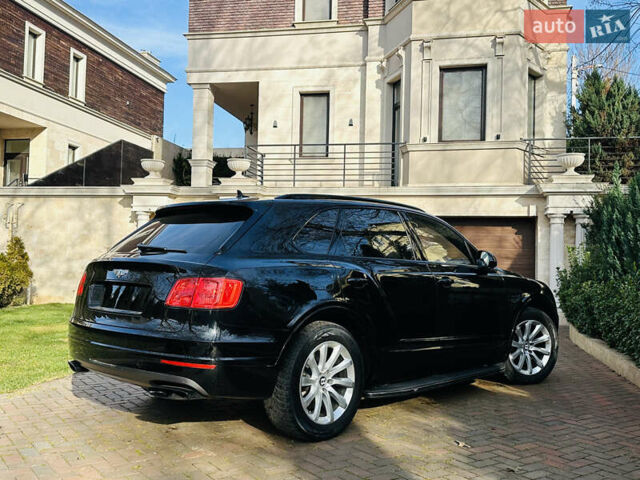 Черный Бентли Бентайга, объемом двигателя 5.95 л и пробегом 160 тыс. км за 89000 $, фото 17 на Automoto.ua