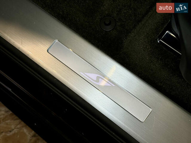 Чорний Бентлі Бентайга, об'ємом двигуна 4 л та пробігом 6 тис. км за 250000 $, фото 50 на Automoto.ua