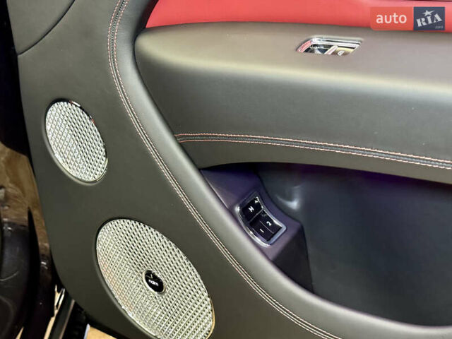 Чорний Бентлі Бентайга, об'ємом двигуна 4 л та пробігом 6 тис. км за 250000 $, фото 71 на Automoto.ua