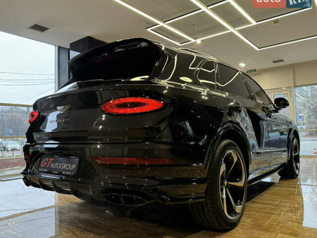 Чорний Бентлі Бентайга, об'ємом двигуна 4 л та пробігом 6 тис. км за 250000 $, фото 21 на Automoto.ua