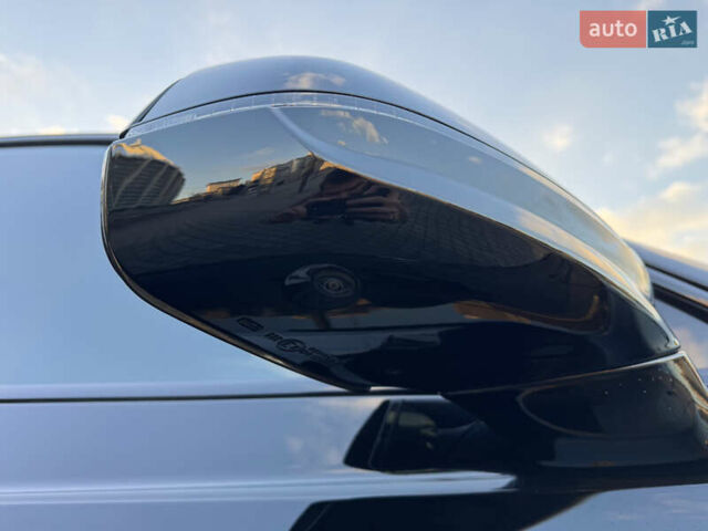 Черный Бентли Бентайга, объемом двигателя 5.95 л и пробегом 15 тыс. км за 220000 $, фото 11 на Automoto.ua