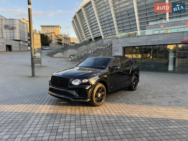 Черный Бентли Бентайга, объемом двигателя 5.95 л и пробегом 15 тыс. км за 220000 $, фото 2 на Automoto.ua