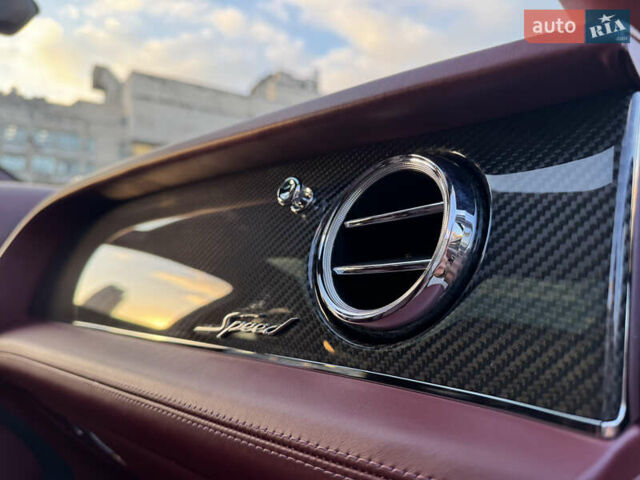 Черный Бентли Бентайга, объемом двигателя 5.95 л и пробегом 15 тыс. км за 220000 $, фото 46 на Automoto.ua