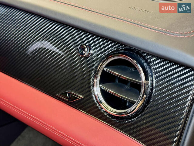 Чорний Бентлі Бентайга, об'ємом двигуна 4 л та пробігом 6 тис. км за 250000 $, фото 72 на Automoto.ua