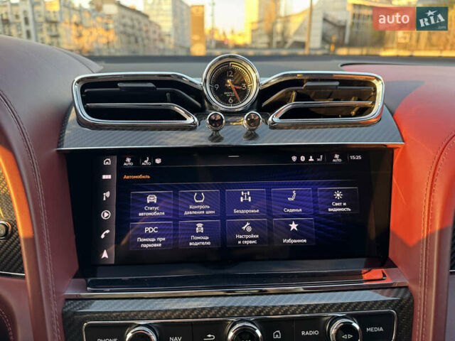 Черный Бентли Бентайга, объемом двигателя 5.95 л и пробегом 15 тыс. км за 220000 $, фото 25 на Automoto.ua