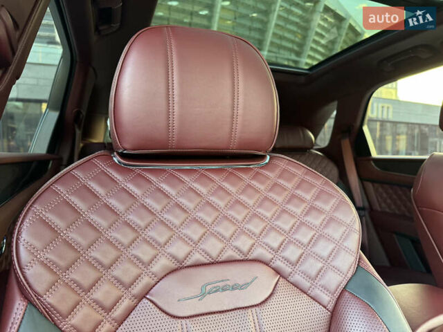 Черный Бентли Бентайга, объемом двигателя 5.95 л и пробегом 15 тыс. км за 220000 $, фото 47 на Automoto.ua