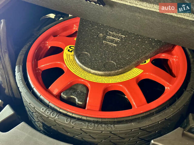 Чорний Бентлі Бентайга, об'ємом двигуна 4 л та пробігом 6 тис. км за 250000 $, фото 62 на Automoto.ua