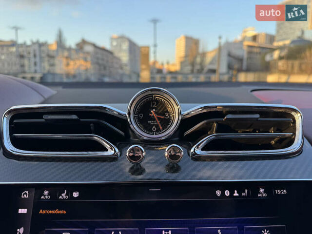 Черный Бентли Бентайга, объемом двигателя 5.95 л и пробегом 15 тыс. км за 220000 $, фото 28 на Automoto.ua