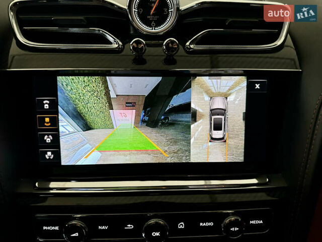 Чорний Бентлі Бентайга, об'ємом двигуна 4 л та пробігом 6 тис. км за 250000 $, фото 44 на Automoto.ua