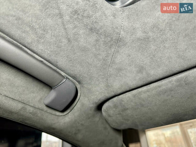 Чорний Бентлі Бентайга, об'ємом двигуна 4 л та пробігом 6 тис. км за 250000 $, фото 51 на Automoto.ua