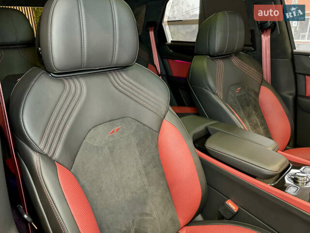 Чорний Бентлі Бентайга, об'ємом двигуна 4 л та пробігом 6 тис. км за 250000 $, фото 73 на Automoto.ua