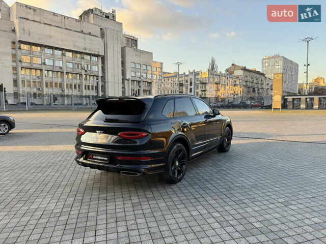 Черный Бентли Бентайга, объемом двигателя 5.95 л и пробегом 15 тыс. км за 220000 $, фото 6 на Automoto.ua