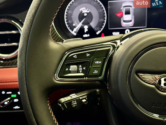 Чорний Бентлі Бентайга, об'ємом двигуна 4 л та пробігом 6 тис. км за 250000 $, фото 40 на Automoto.ua