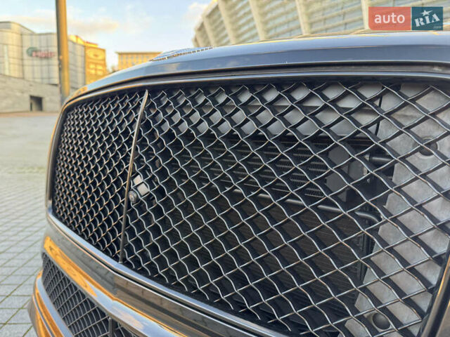 Черный Бентли Бентайга, объемом двигателя 5.95 л и пробегом 15 тыс. км за 220000 $, фото 14 на Automoto.ua