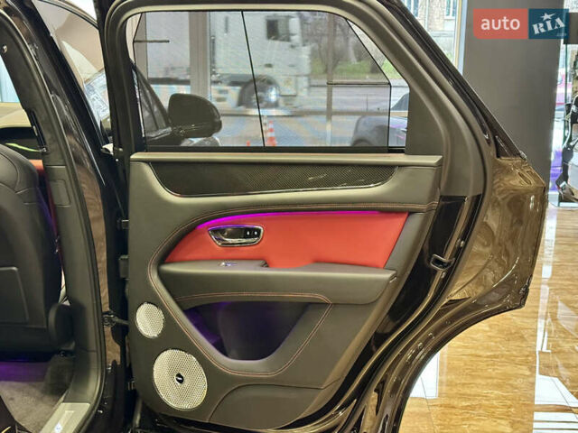 Чорний Бентлі Бентайга, об'ємом двигуна 4 л та пробігом 6 тис. км за 250000 $, фото 65 на Automoto.ua