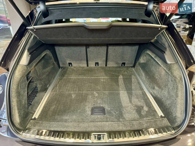 Чорний Бентлі Бентайга, об'ємом двигуна 4 л та пробігом 6 тис. км за 250000 $, фото 59 на Automoto.ua