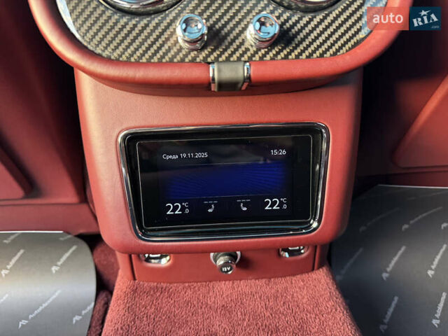 Черный Бентли Бентайга, объемом двигателя 5.95 л и пробегом 15 тыс. км за 220000 $, фото 38 на Automoto.ua