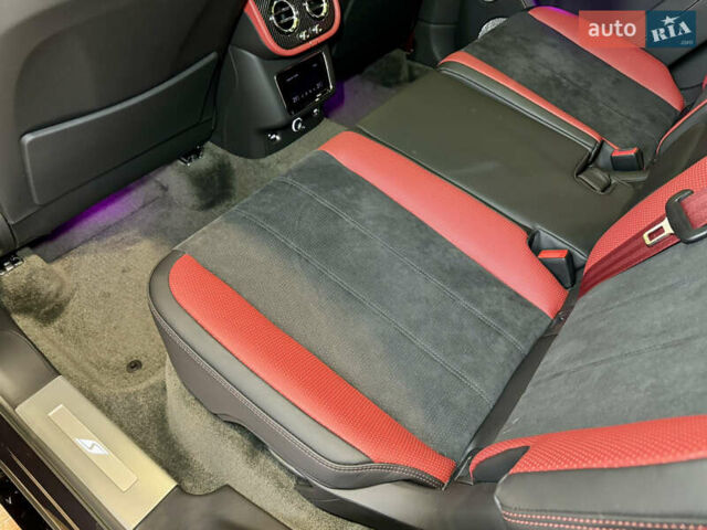 Чорний Бентлі Бентайга, об'ємом двигуна 4 л та пробігом 6 тис. км за 250000 $, фото 57 на Automoto.ua