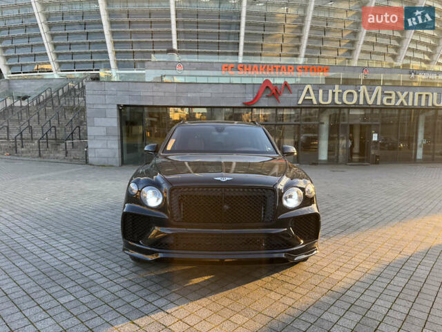 Черный Бентли Бентайга, объемом двигателя 5.95 л и пробегом 15 тыс. км за 220000 $, фото 1 на Automoto.ua