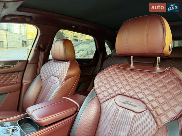 Черный Бентли Бентайга, объемом двигателя 5.95 л и пробегом 15 тыс. км за 220000 $, фото 19 на Automoto.ua