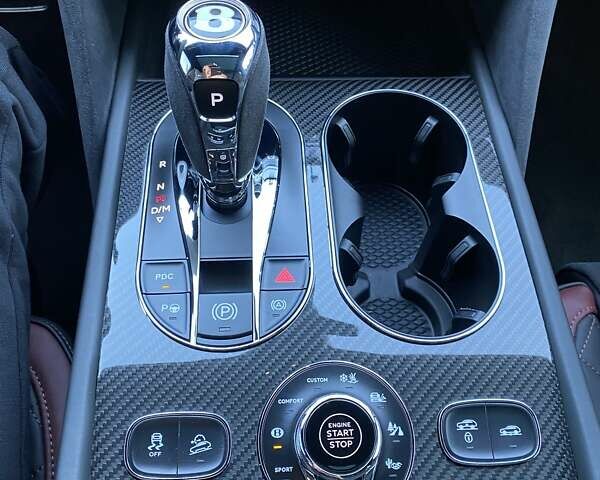 Бентли Бентайга 2019 в Одессе на Automoto.ua Красный Бентли Бентайга, объемом двигателя 6 л и пробегом 10 тыс. км за 329609 $, фото 30 на Automoto.ua