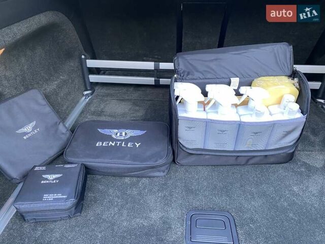 Бентли Бентайга 2019 в Одессе на Automoto.ua Красный Бентли Бентайга, объемом двигателя 6 л и пробегом 10 тыс. км за 329609 $, фото 33 на Automoto.ua