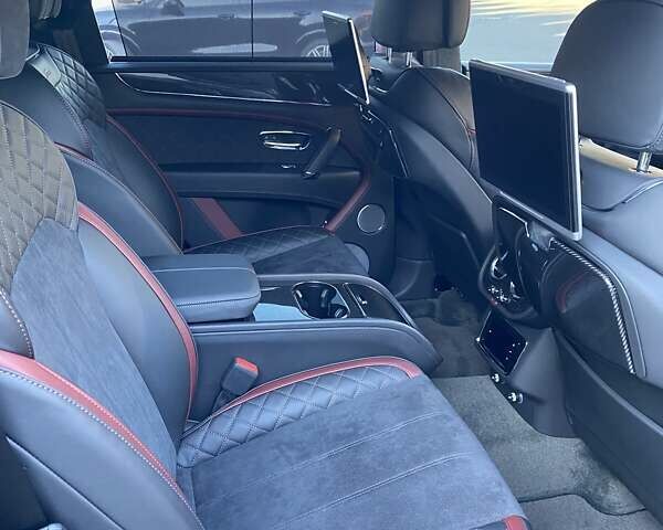 Бентли Бентайга 2019 в Одессе на Automoto.ua Красный Бентли Бентайга, объемом двигателя 6 л и пробегом 10 тыс. км за 329609 $, фото 20 на Automoto.ua
