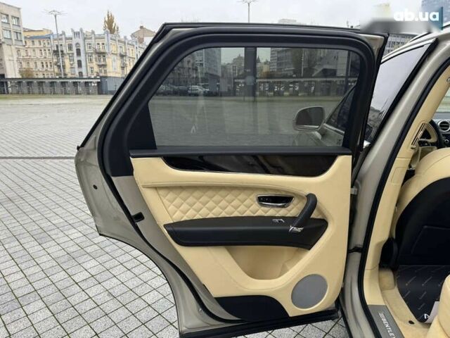 Бентлі Бентайга, об'ємом двигуна 6 л та пробігом 44 тис. км за 119999 $, фото 20 на Automoto.ua