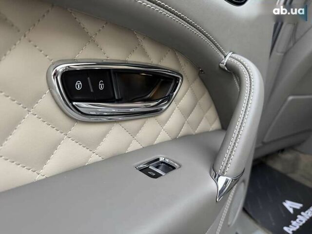 Бентли Бентайга, объемом двигателя 6 л и пробегом 49 тыс. км за 179000 $, фото 29 на Automoto.ua