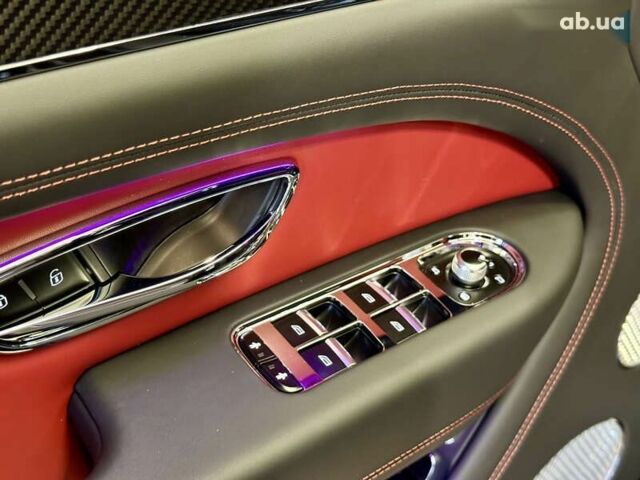 Бентли Бентайга, объемом двигателя 4 л и пробегом 6 тыс. км за 250000 $, фото 27 на Automoto.ua