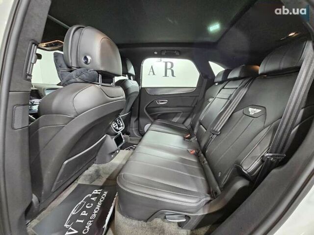Бентли Бентайга, объемом двигателя 0 л и пробегом 44 тыс. км за 171999 $, фото 11 на Automoto.ua