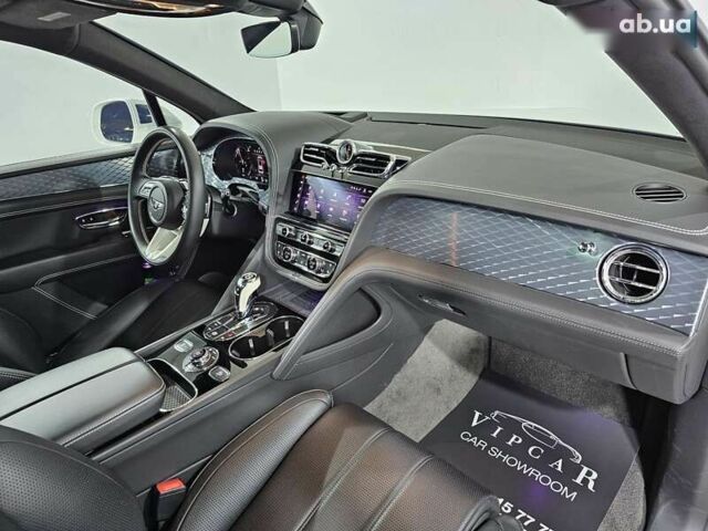 Бентли Бентайга, объемом двигателя 0 л и пробегом 44 тыс. км за 171999 $, фото 18 на Automoto.ua