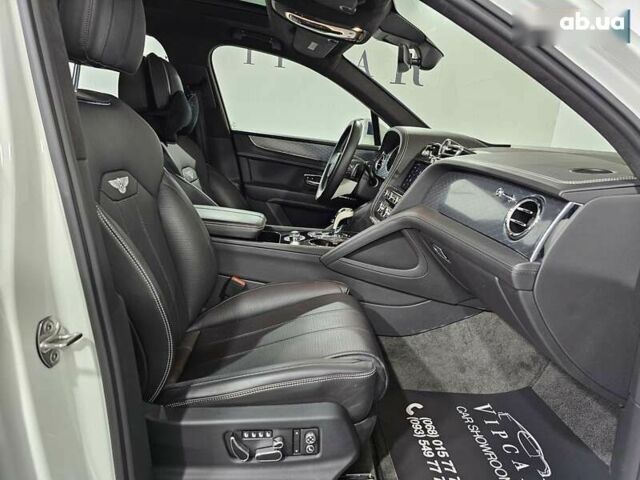 Бентли Бентайга, объемом двигателя 0 л и пробегом 44 тыс. км за 171999 $, фото 16 на Automoto.ua