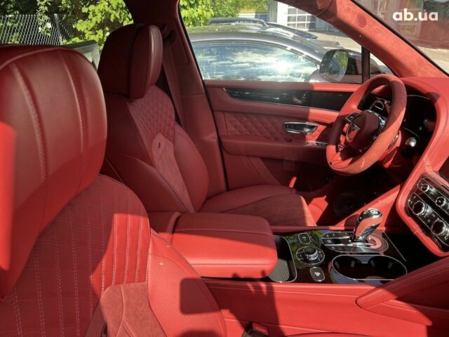 Бентлі Бентайга, об'ємом двигуна 4 л та пробігом 8 тис. км за 267896 $, фото 7 на Automoto.ua