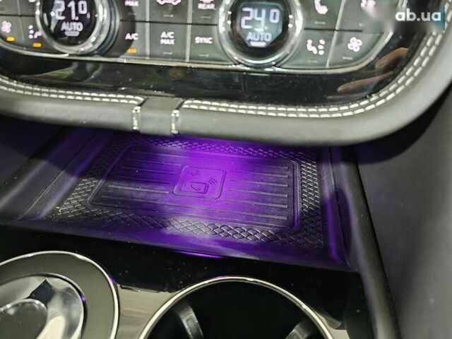 Бентли Бентайга, объемом двигателя 0 л и пробегом 44 тыс. км за 171999 $, фото 27 на Automoto.ua