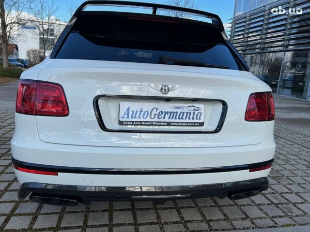 Бентлі Бентайга, об'ємом двигуна 6 л та пробігом 4 тис. км за 244747 $, фото 4 на Automoto.ua